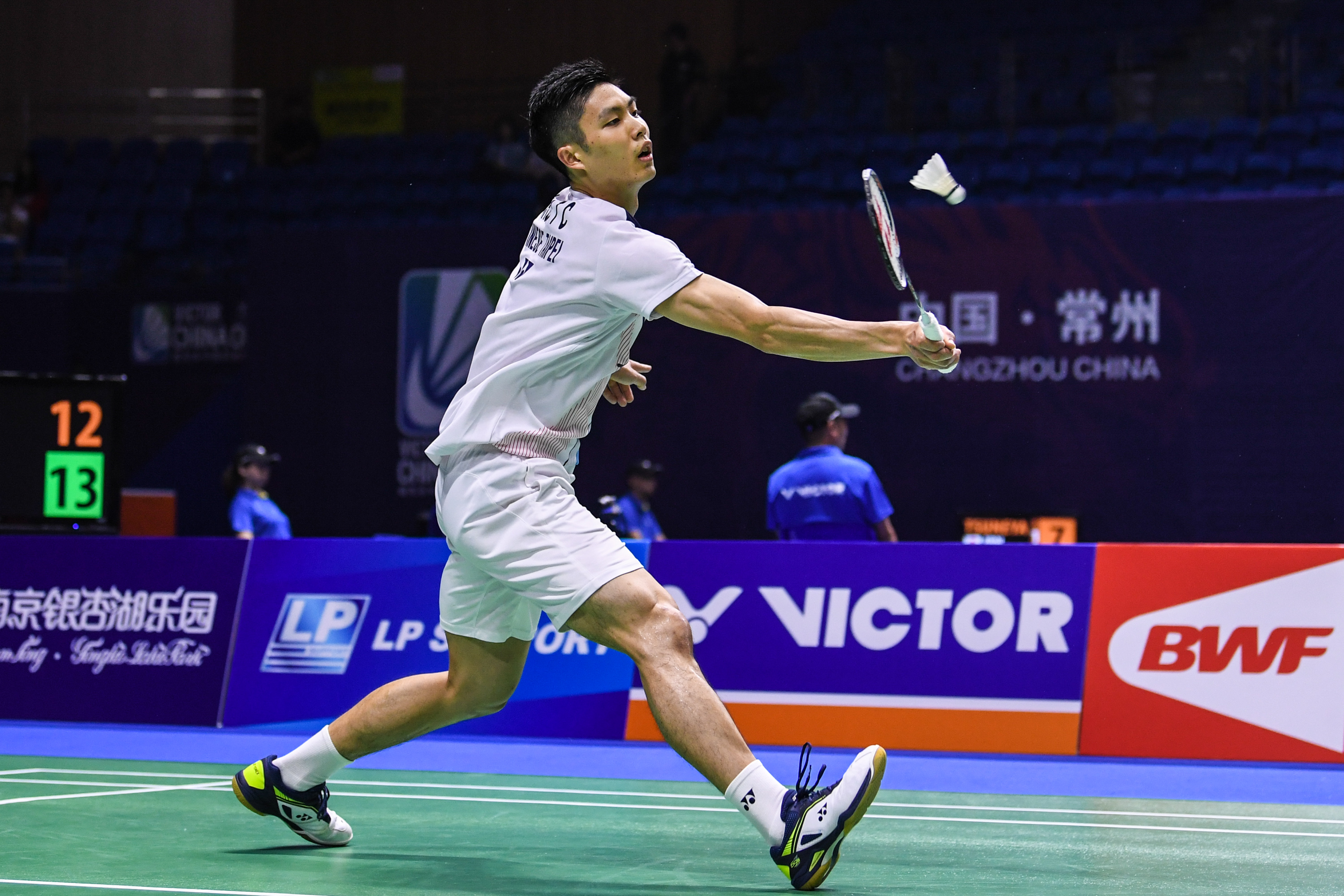 尤其是在面 尤其是在面